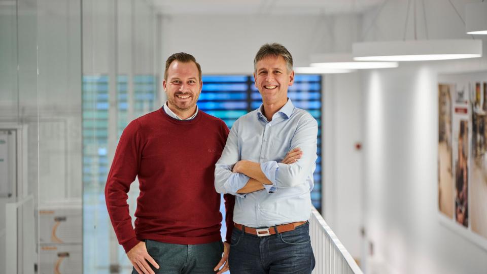 Sales directeur Thomas Verschatse (links) en de nieuwe sales manager Bart Hanssens