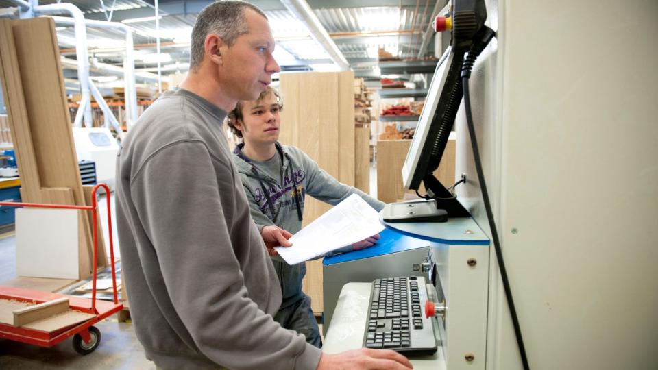 Leerlingen die een duale opleiding volgen, leren veel vaardigheden op de werkvloer